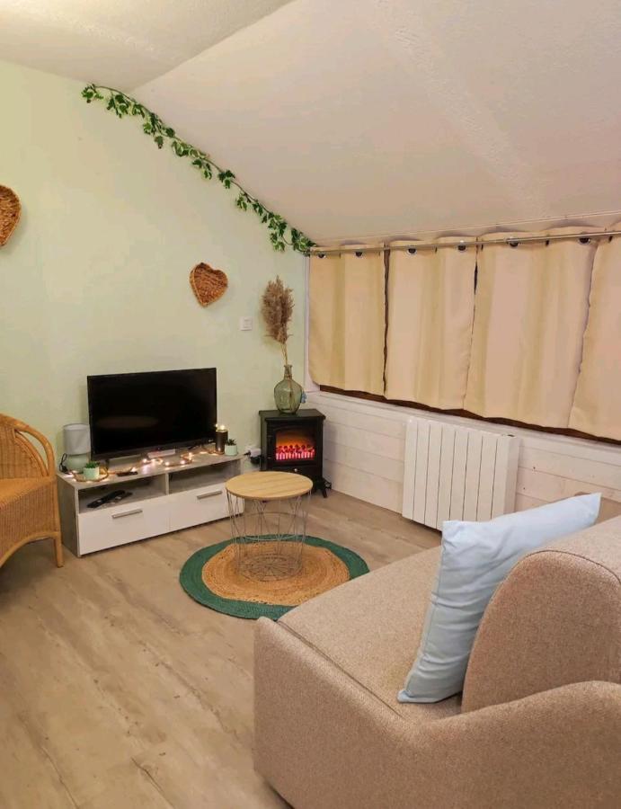 Le Cosy Liberty Apartment Ustou ภายนอก รูปภาพ